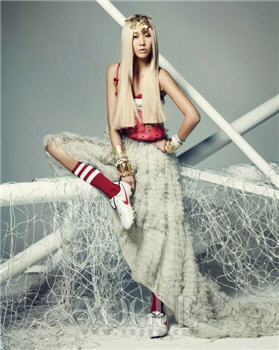 แฟชั่นเก๋ๆต้อนรับฟุตบอลโลกกับนิตยสาร Vogue Korea - แฟชั่น - Vogue - นิตยสาร