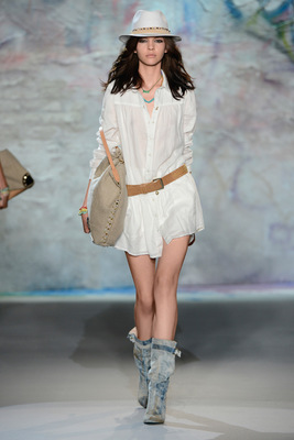 Mạnh mẽ nhưng không kém phần nữ tính với BST Patrizia Pepe Xuân / Hè 2013. - Patrizia Pepe - Xuân / Hè 2013 - Nhà thiết kế - Thời trang