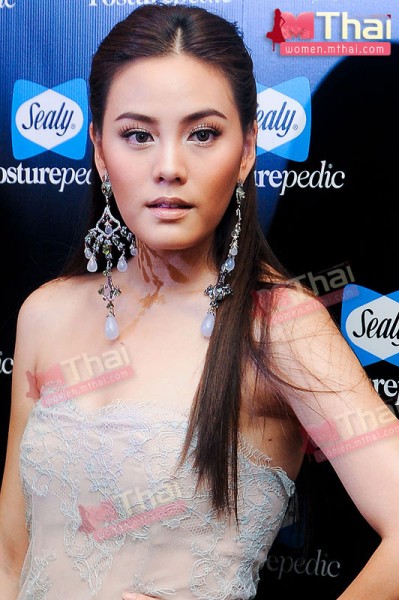 สวย เซ็กซี่  กับผมแสกกลาง สไตล์ดาราจ้า - ทรงผมดารา - ผมแสกกลาง - แบบผม - สไตล์ผม