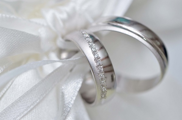 11 แหวนแต่งงานคู่ สวยเปล่งประกายด้วยเพชรน้ำงาม - แหวนแต่งงาน - แหวน