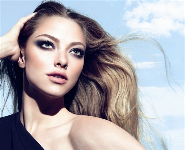 Amanda Seyfried cuốn hút khi quảng cáo cho BST mỹ phẩm Xuân Hè 2013 của Clé de Peau Beauté - Amanda Seyfried - Clé de Peau Beauté - Hình ảnh - Mỹ phẩm - Xuân/Hè 2013 - Tin Thời Trang - Phong Cách Sao