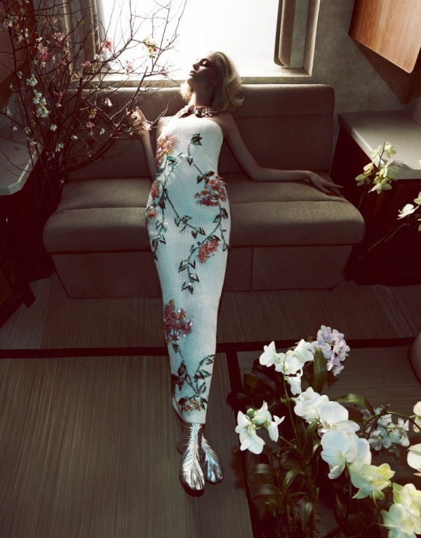 Nadja Bender ngọt ngào và quyến rũ cùng hoa [Photos] - Nadja Bender - Thời trang nữ - Thời trang - Hình ảnh - Người mẫu - Tạp chí thời trang