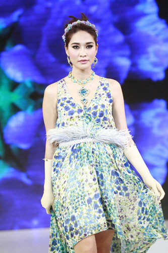 "ยัสปาล 4 ดีเคดส์" จัดแฟชั่นโชว์ฉลองครบรอบ 4 ทศวรรษ