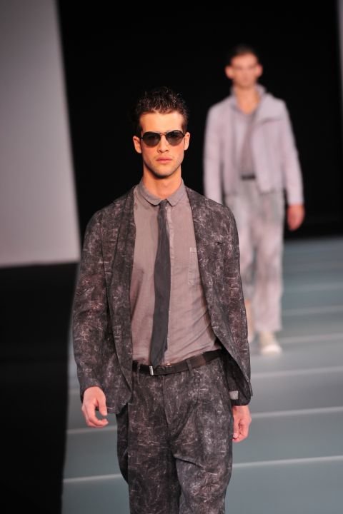 Mode Masculine / Printemps Eté 2012 : les hommes retrouvent sensualité et élégance