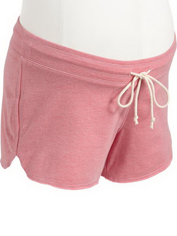 Trẻ trung cùng short Old Navy dù đang bầu bí - Old Navy - Thời trang nữ - Thời trang - Quần short