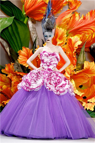 Christian Dior Couture Fall 2010 - Women's Wear - Fashion - Christian Dior