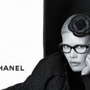 Mode : Claudia Schiffer, égérie "Prestige" des lunettes Chanel !
