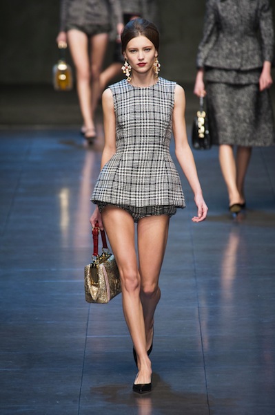 ความอลังการ!! Dolce&Gabbana Gets Regal, Religious for Fall 2013 - แฟชั่นคุณผู้หญิง - เทรนด์ใหม่ - แฟชั่นโชว์ - Dolce&Gabbana
