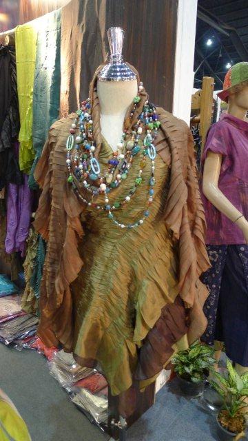 Sophisticated & feminine hand-made designs: ZIBA MODA - Accessory - Women's Wear - Fashion - Thailand
