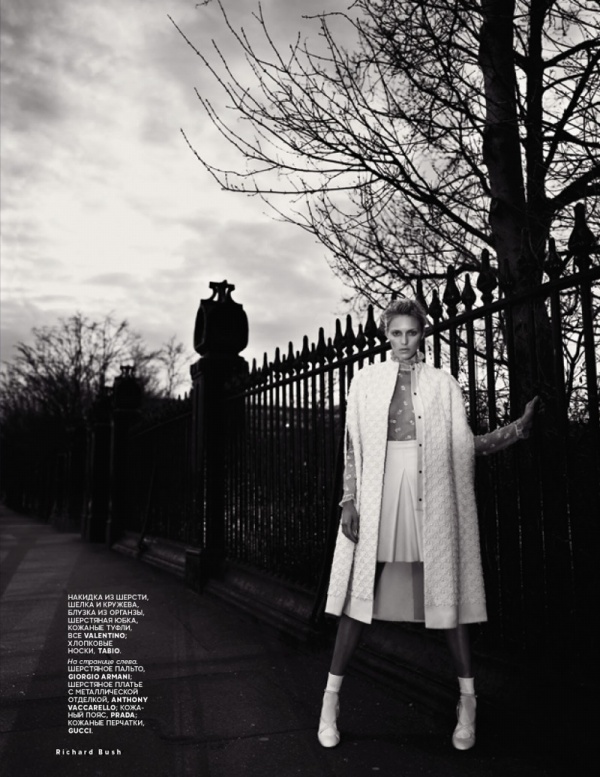 Anja Rubik tóc xoăn thu hút trên tạp chí Vogue Nga tháng 7/2013. - Anja Rubik - Người mẫu - Tin thời trang