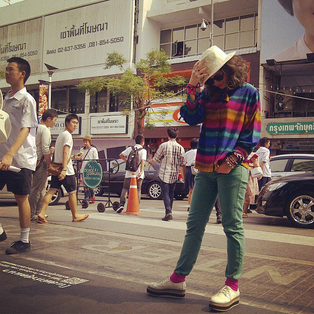 แฟชั่นการแต่งตัวสไตล์ นท เดอะสตาร์ แนวๆ เซอร์ๆ - แต่งตัวแนวๆ เซอร์ๆ - แฟชั่นดารา - แฟชั่นวัยรุ่น - การแต่งตัวสไตล์นท - นท เดอะสตาร์