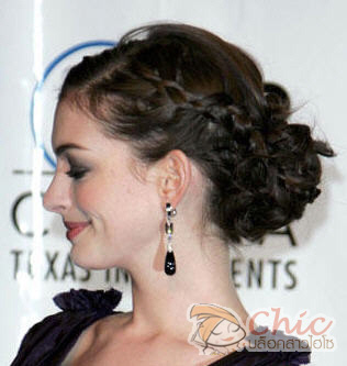 สวยเก๋ไก๋อินเทรนด์สไตล์ทรงผมเกล้าถักเปียกับ Anne Hathaway - Anne Hathaway - เกล้าถักเปีย - ทรงผม