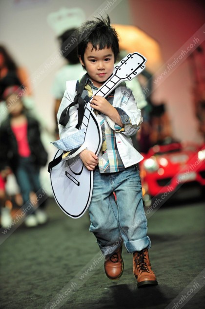 แฟชั่นวัยซน .... รันเวย์นี้ของหนู - แฟชั่นเด็ก - รันเวย์ของหนู - เวทีแฟชั่นเด็ก - สยามพารากอน คิดส์
