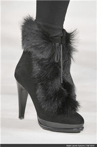 Fur boots: women's winter trend - Boots - Fur - Shoes - Fashion