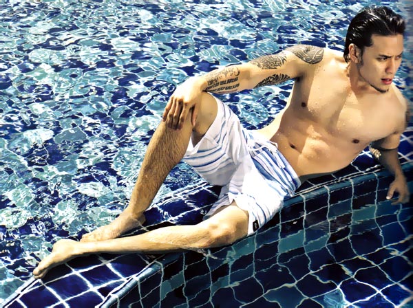 หนุ่มแทคในมาดสปอร์ตแมน  จากนิตยสาร men's health - นิตยสาร - หุ่นเฟิร์ม - กีฬาทางน้ำ - ซิกแพคแน่น - แทค ภรัณยู - men's health - แฟชั่น