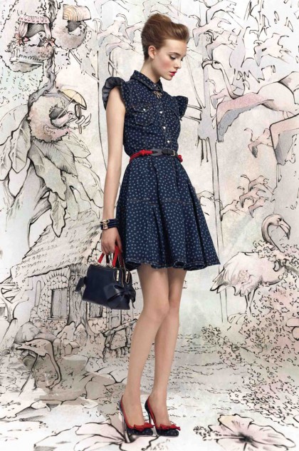 แต่งกายชวนฝัน กับคอลเลกชั่นท้าแดดจาก REDValentino สวยไม่จำเจ!! - คอลเลกชั่นเสื้อผ้า - REDValentino - การแต่งตัว - แฟชั่นหน้าร้อน - ชุดเดรสหรูหรา - แฟชั่นคุณผู้หญิง