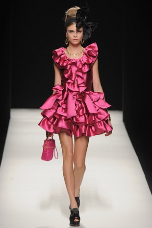 Moschino Collection Fall 2012 Ready to Wear - Moschino - แฟชั่นคุณผู้หญิง - แฟชั่นโชว์