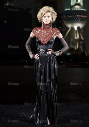 แรงบันดาลใจจากเซี่ยงไฮ้ เวิลด์ เอ็กซ์โป ถ่ายทอดสู่โลกแฟชั่นชั้นสูง - เครื่องประดับ - แฟชั่นโชว์