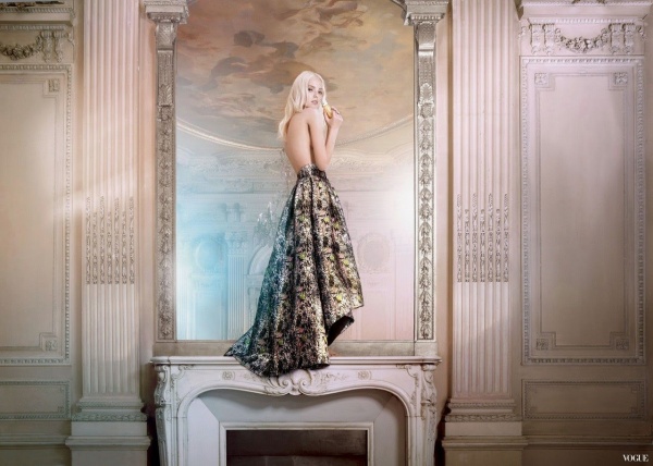 'Lóa' mắt với ảnh nude của Sasha Luss trong quảng cáo Dior Addict 2014 [PHOTOS] - Dior Addict - Sasha Luss - Nước hoa - Nhà thiết kế - Người mẫu - Hình ảnh - Dior
