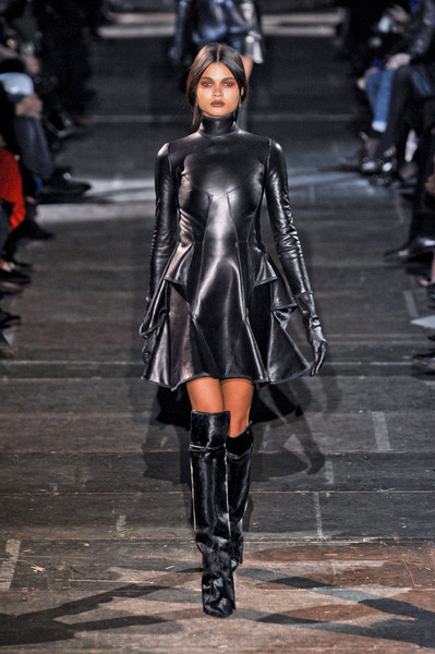 The 20 Hottest Looks From Paris Fashion Week Fall 2012 - แฟชั่นคุณผู้หญิง - แฟชั่นโชว์ - เทรนด์ใหม่ - เครื่องสำอาง - Celeb Style - ทรงผม