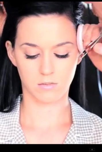 Od obične devojke do glamurozne dive: Pogledajte transformaciju Katy Perry (VIDEO)