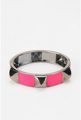 Đáng yêu hơn cùng trang sức sắc màu - Vòng đeo tay