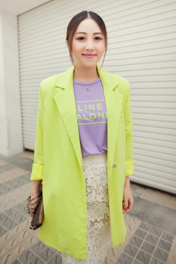จี๊ดโดนใจวัยทีน กับแฟชั่นเสื้อผ้าสีสะท้อนแสง ไม่มีไม่ได้แล้ว! - แฟชั่นคุณผู้หญิง - แฟชั่นวัยรุ่น - กระเป๋า - รองเท้า - แฟชั่นสีนีออน - กระเป๋าสีนีออน - รองเท้าสีนีออน