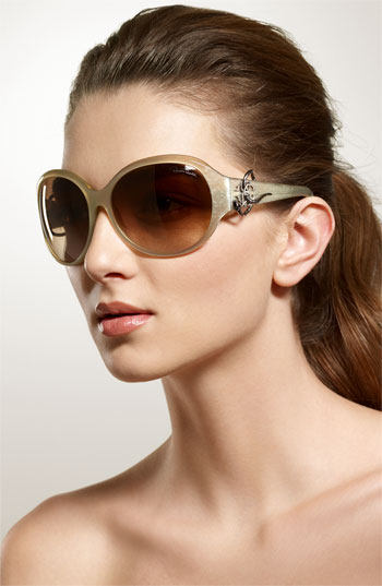 Lovelier with sunglasses - Sunglasses