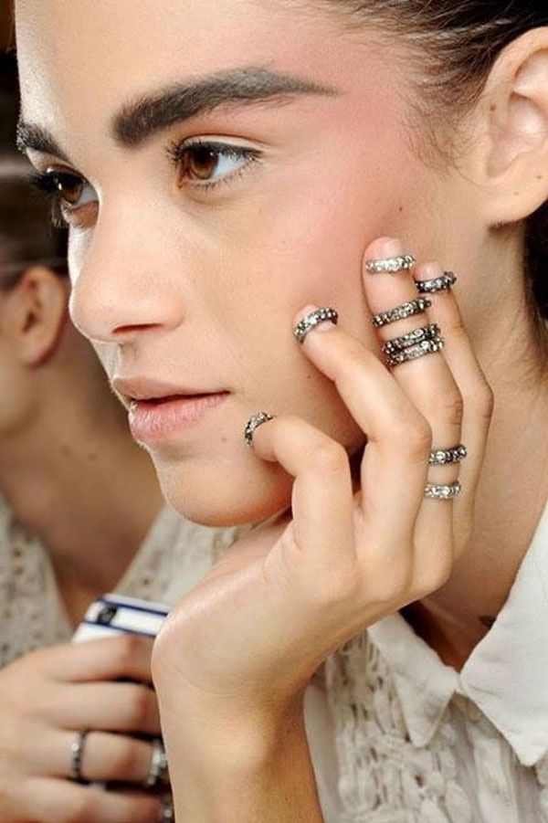 Những xu hướng đeo phụ kiện ăn theo BST Thu 2013 cuả Chanel - Thời trang nữ - Phụ kiện - Thời trang - Tin Thời Trang - Xu hướng - Tư vấn - Thu 2013 - Chanel