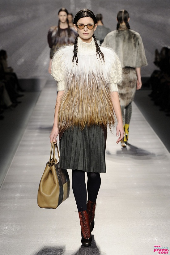 คอลเล็กชั่นฤดูใบไม้ร่วง-ฤดูหนาว 2012 จาก FENDI - แฟชั่นคุณผู้หญิง - FENDI