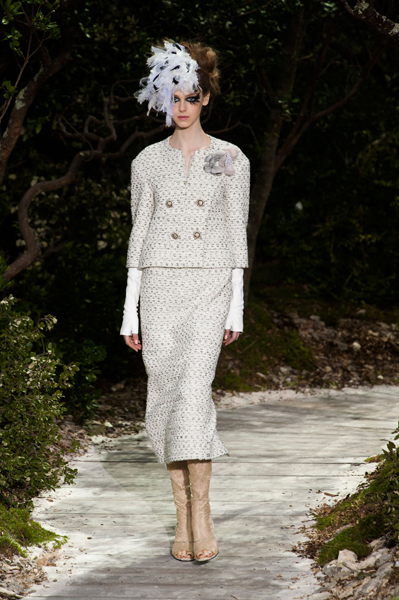 จากรันเวย์แฟชั่นโชว์สุดจี๊ดของ Chanel - แฟชั่น - แต่งหน้า - แฟชั่นคุณผู้หญิง - แฟชั่นดารา - เคล็ดลับ - ทรงผม - เทรนด์ใหม่ - อินเทรนด์ - ความงาม - Celeb Style