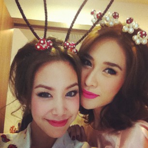 ใกล้ๆ ชัดๆ ซูมกันเห็นๆ ดาราแต่งหน้า แต่ละนางสวยเป๊ะ!! - แต่งหน้า - แต่งหน้าดารา - ดาราแต่งหน้า - เมคอัพ - แต่งหน้าออกงาน