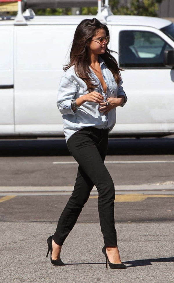 Selena Gomez denim toàn tập xuống phố - Sao - Phong Cách Sao - Thư viện ảnh - Xuống phố - Selena Gomez