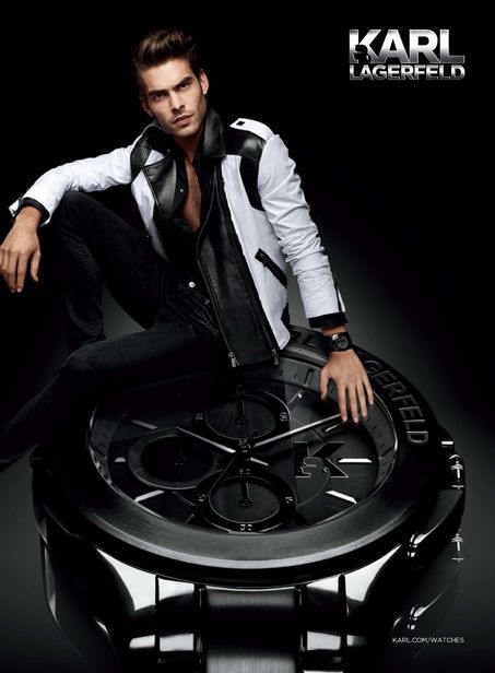 Karl Lagerfeld chụp ảnh cho chiến dịch quảng cáo đồng hồ Xuân / Hè 2013 của mình. - Bộ sưu tập - Đồng hồ - Phụ trang - Trang sức - Karl Lagerfeld - Nhà thiết kế