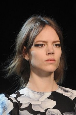 เก็บตกจากงาน Paris Fall 2011 ในลุคที่ดีที่สุด - อินเทรนด์ - แต่งหน้า - แฟชั่น - เทรนด์ใหม่ - ความงาม - นางแบบ