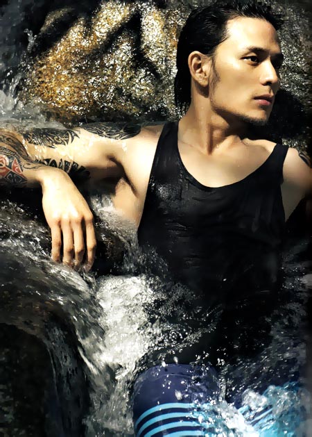 หนุ่มแทคในมาดสปอร์ตแมน  จากนิตยสาร men's health - นิตยสาร - หุ่นเฟิร์ม - กีฬาทางน้ำ - ซิกแพคแน่น - แทค ภรัณยู - men's health - แฟชั่น