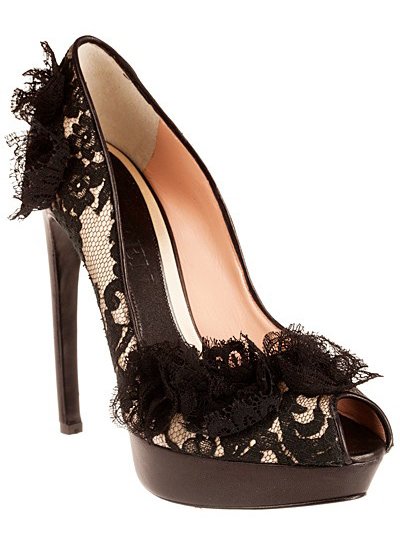 Alexander McQueen Launches Extraordinary Shoes Collection for Pre-Fall 2012