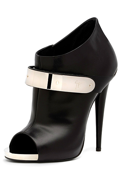 Những đôi giày cá tính trong BST Thu của Giuseppe Zanotti - Giuseppe Zanotti - Thời trang nữ - Nhà thiết kế - Bộ sưu tập - Giày dép - Thu 2013 - Thời trang
