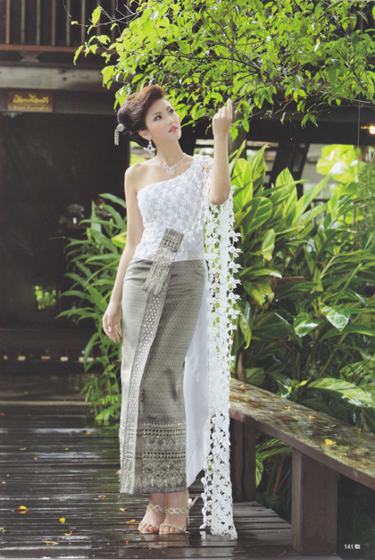 สุดสวยกับชุดแต่งงานแบบไทยประยุกต์ - แฟชั่นแต่งงาน