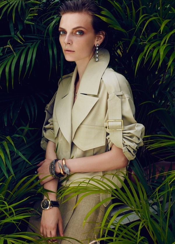 Nora Shopova Mắt Liếc Kiêu Kỳ Trên Trang Bìa tạp Chí Vogue Thổ Nhĩ Kỳ Tháng 5/2014 - Người mẫu - Tin Thời Trang - Thời trang - Hình ảnh - Tạp chí - Trang bìa - Vogue Thổ Nhĩ Kỳ - Trang bìa