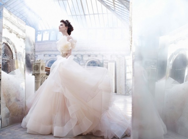 Đẹp với áo cưới Lazaro - Lazaro - Áo Cưới - Bộ sưu tập - Nhà thiết kế