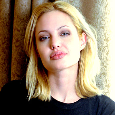 Angelina Jolie กับลุคที่หลายหลากของเธอตั้งแต่เข้าวงการ - แฟชั่น - แต่งหน้า - แฟชั่นคุณผู้หญิง - แฟชั่นดารา - เคล็ดลับ - เทรนด์ใหม่ - อินเทรนด์ - ความงาม - นางแบบ - ทรงผม - Celeb Style - แฟชั่นวัยรุ่น - กระเป๋า