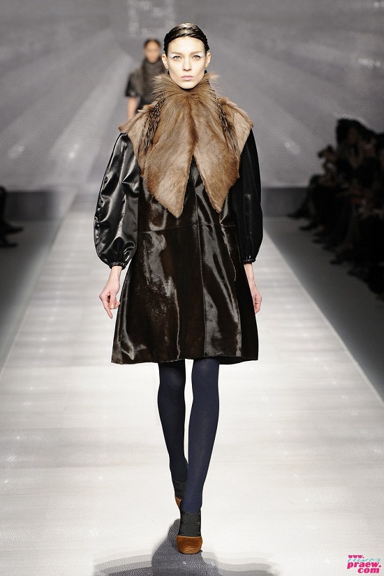 คอลเล็กชั่นฤดูใบไม้ร่วง-ฤดูหนาว 2012 จาก FENDI - แฟชั่นคุณผู้หญิง