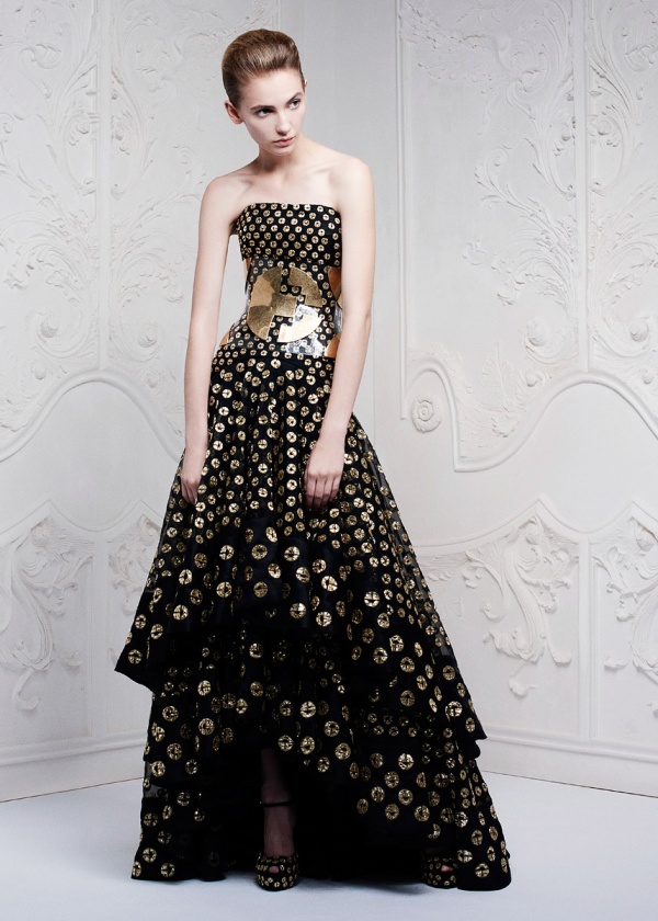 Ngọt ngào mà quý phái trong BST Reosrt 2013 cảu Alexander McQueen - Thời trang nữ - Bộ sưu tập - Resort 2013 - Alexander McQueen - Nhà thiết kế