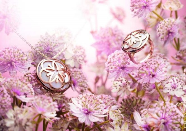 BST trang sức Xuân / Hè 2013 đẹp như mơ của OMEGA. - Xuân / Hè 2013 - Omega - Trang sức - Đồng hồ