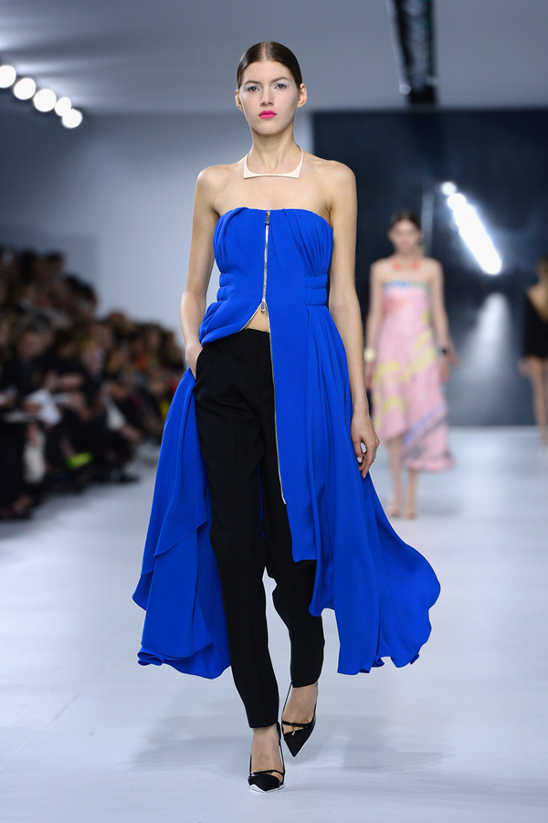 Dior ra mắt BST Cruise 2014 đầy sang trọng và cuốn hút