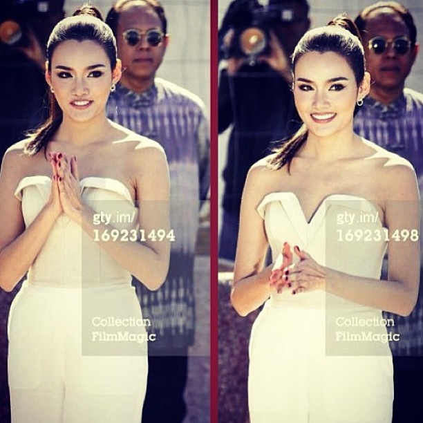 สวยสง่า! "ญาญ่าหญิง" แต่งชุดไทยประยุกต์ งานเทศกาลหนังเมืองคานส์ - ญาญ่าหญิง - ชุดไทยประยุกต์ - งานพรมแดงเมืองคานส์ - Celeb Style - ชุดเกาะอกสุดเก๋ - แบรนด์ VATANIKA