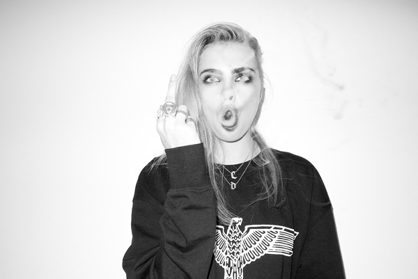 Cara Delevingne Quậy Tưng Bừng Trước Ống Kính Của Terry Richardson [PHOTOS] - Cara Delevingne - Terry Richardson - Hình ảnh - Sao