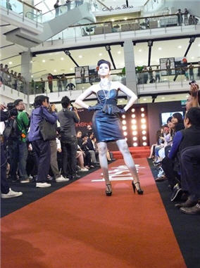 นิตยสารอินสไตล์ ชวนคุณเปิดโลกแห่งแฟชั่น - นิตยสาร - InStyle - วิว วรรณรถ - ก้อย รัชวิน - นุช นีรนาถ - แฟชั่นโชว์
