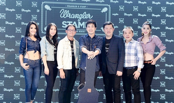 ยีนส์แรงเลอร์ เปิดตัว"แสตมป์" พรีเซ็นเตอร์คนแรกของเมืองไทย - ยีนส์แรงเลอร์ - กางเกงยีนส์ - แสตมป์ – อภิวัชร์ - พรีเซ็นเตอร์ - แฟชั่นโชว์สุดเท่ - WRANGLER - ปุ๊กลุ๊ก - ไอซ์ – อภิษฎา - โตนนท์
